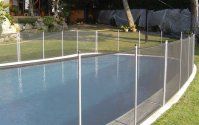 Piscines i Manteniments Pradas vallas de seguridad piscinas